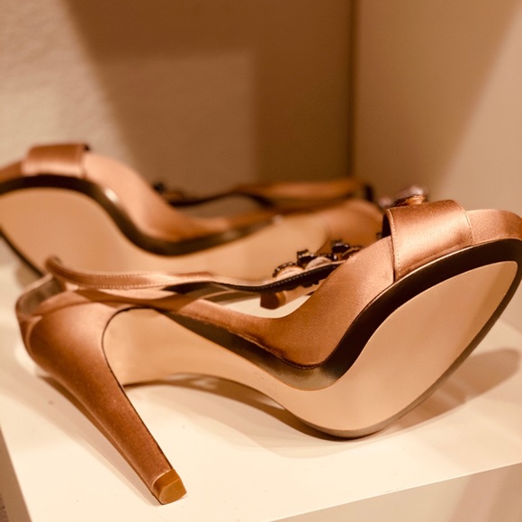 *NEW*SALVATORE FERRAGAMO -pink crystal satin shoes - Picture 6 of 6